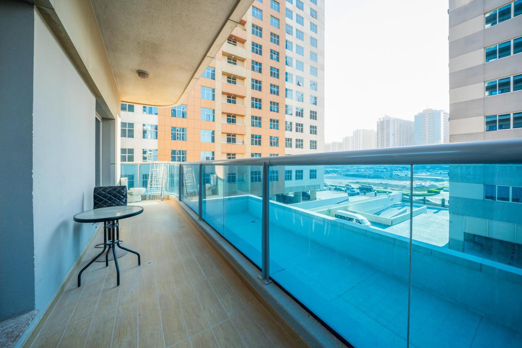 דובאי Live Spacious 3Br Apartment All En Suite & Balcony מראה חיצוני תמונה