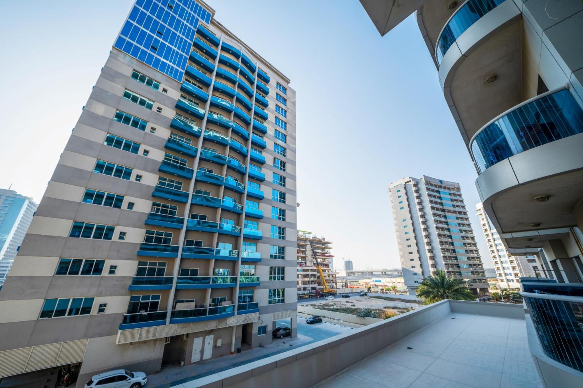 דובאי Live Spacious 3Br Apartment All En Suite & Balcony מראה חיצוני תמונה